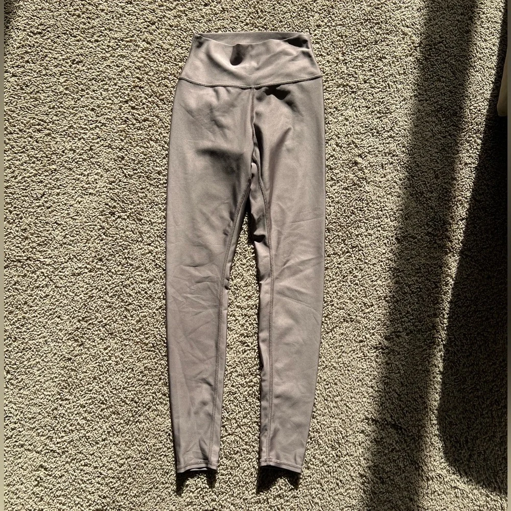 ALO Yoga Tan Leggings - Picture 2 of 4